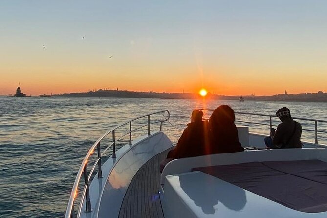 Scenic Bosphorus Sunset Cruise – 2.5 Hours of Luxury & Views - Onboard Comfort, Snacks, and the WiFi-Plus-Front-Row Feel