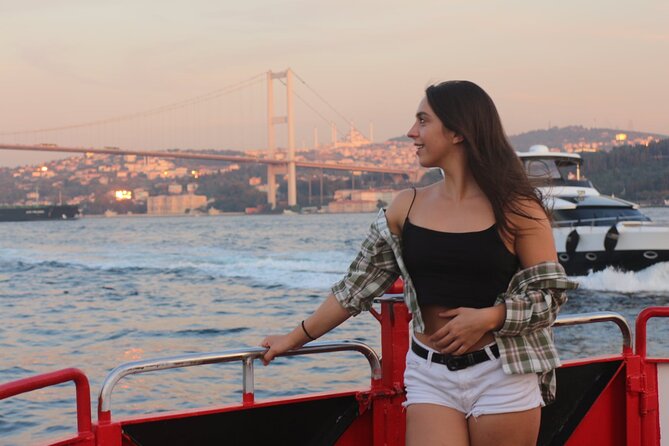 Short Bosphorus Cruise Tour With Hotel Pickup And Audio Guide - How the timing really works on the water