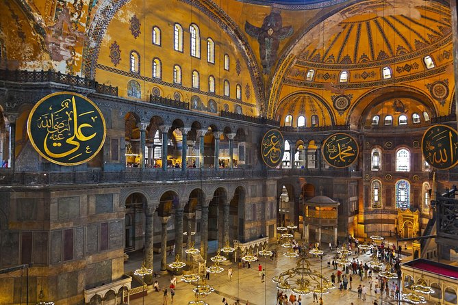 Small Group Full-Day Istanbul: Old City, Bosphorus Cruise & Lunch - Hotel pickup and the early route that keeps the day sane