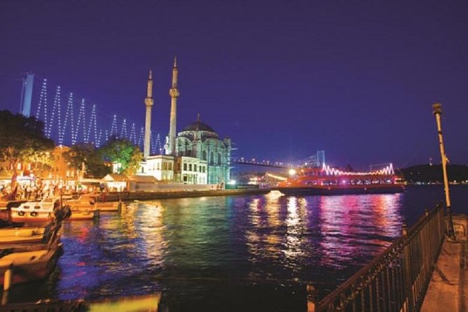 Stage Front Bosphorus Dinner Cruise with Pickup & Drinks included - Who should book this Bosphorus dinner cruise?