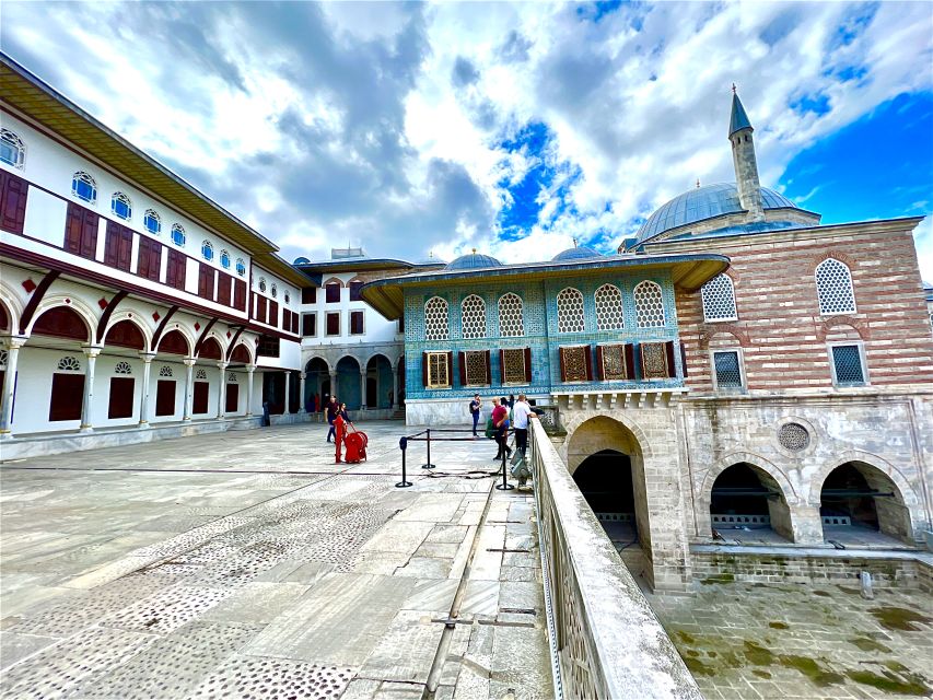 Topkapi Palace&Harem-Guided Tour-Skip lines- All tickets inc - Hagia Irene Museum: from ancient church to palace arsenal
